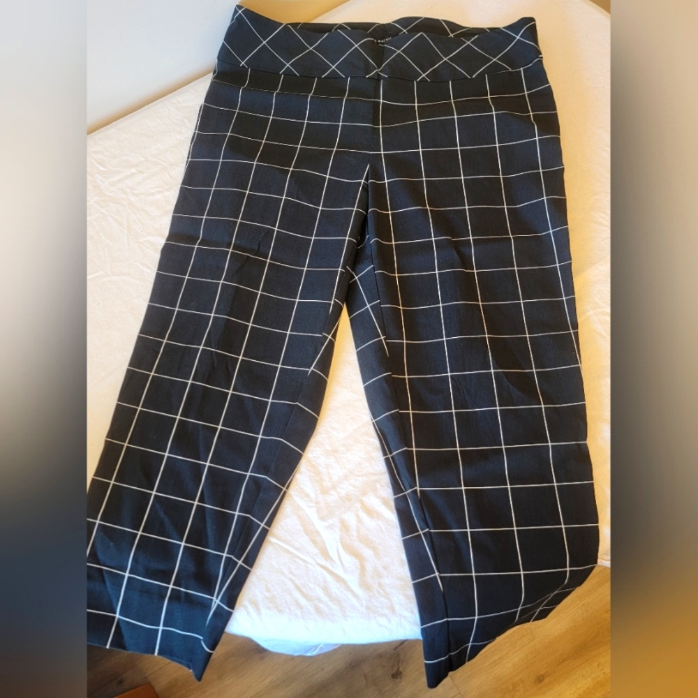 Zac & Rachel Brown and Cream Stretchy Capri Pants